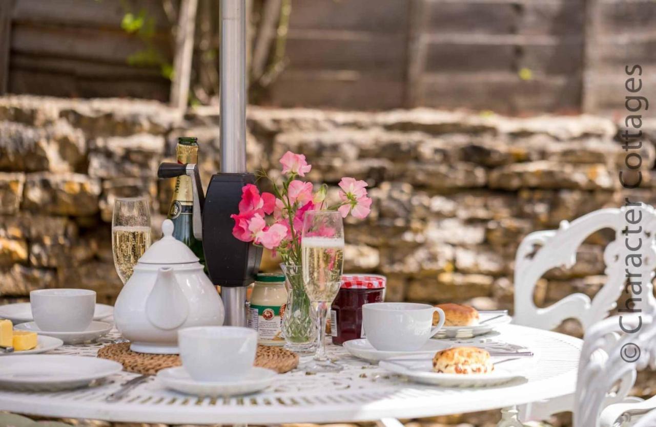 Weir Cottage Bourton-on-the-Water Εξωτερικό φωτογραφία